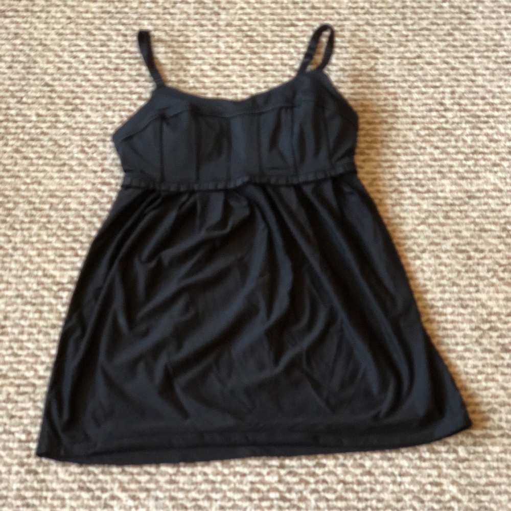 Lululemon black tank with built in bra